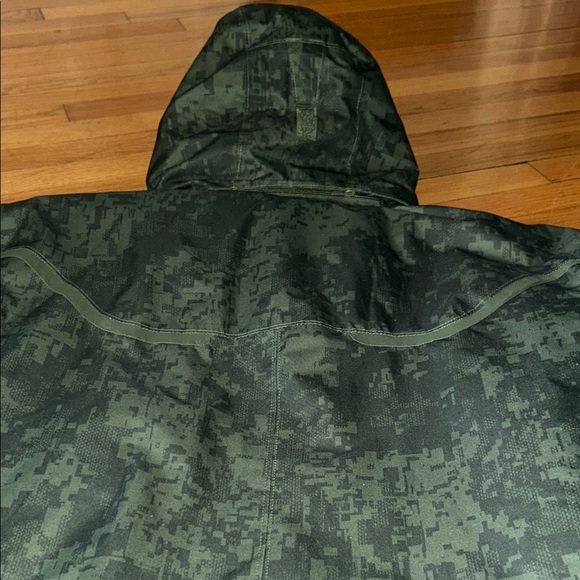 Columbia OMNI-TECH Men's Green Jacket - Picture 11 of 14